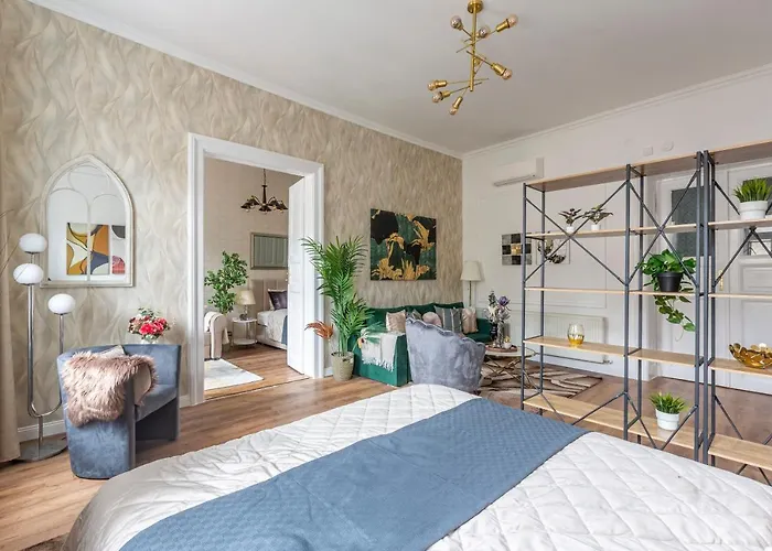 Luxurious Art Deco Residence In The Heart Of Budapest